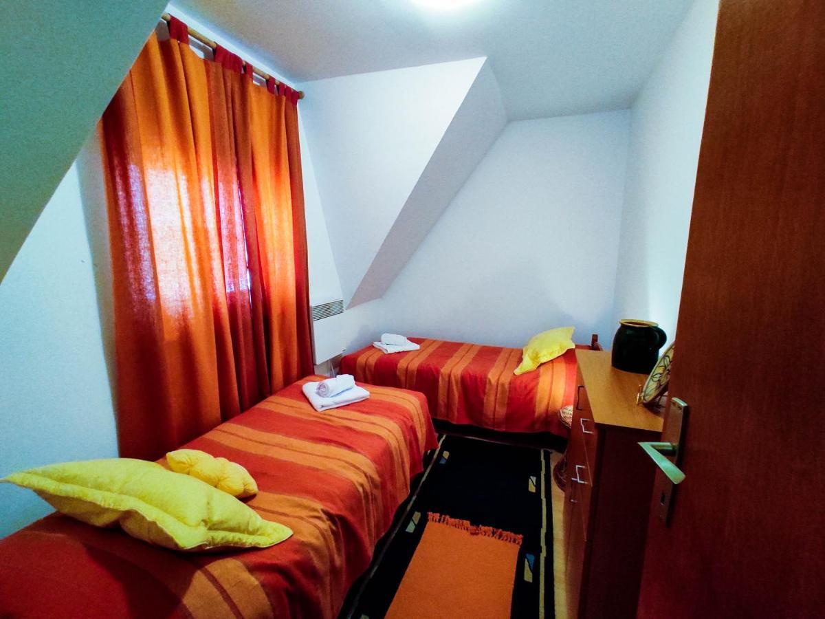 Bonami Divcibare Apartment ภายนอก รูปภาพ